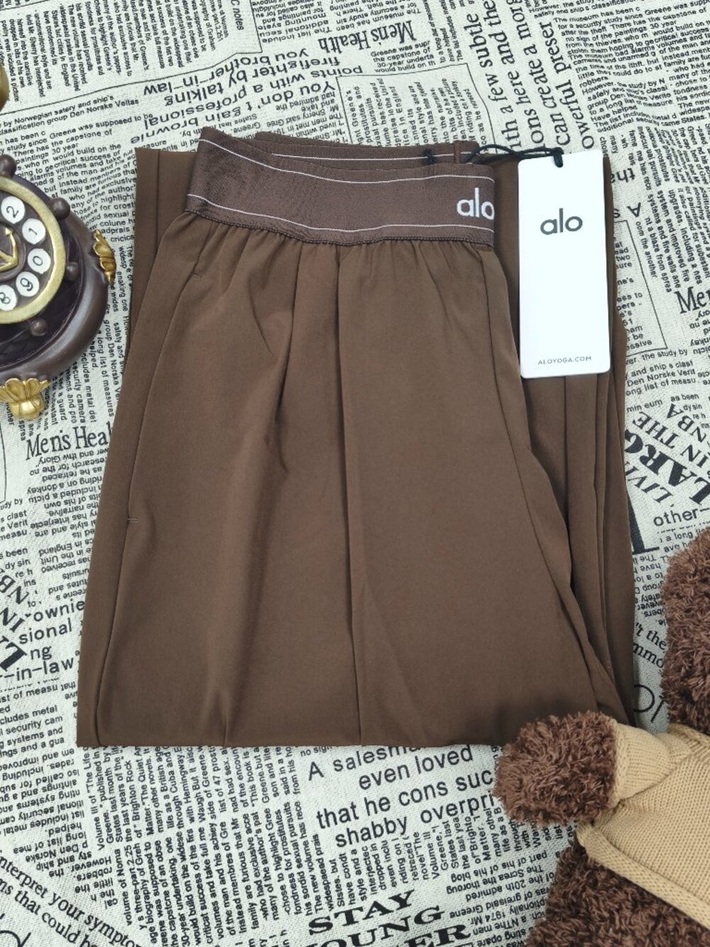 Regular ALO Yoga Espresso Brown Pants Cool Girl👧🏻Office to Weekend Style🍹XS/S - Picture 4 of 7